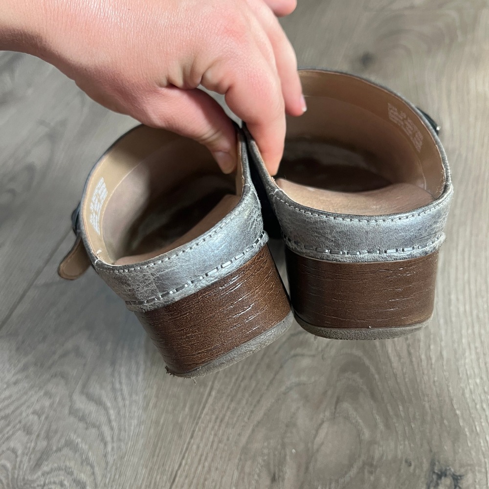 Dansko Berry Clog Gray Silver Slip On Mule Leather Womens EUR 39 US 8.5-9 - Picture 7 of 10